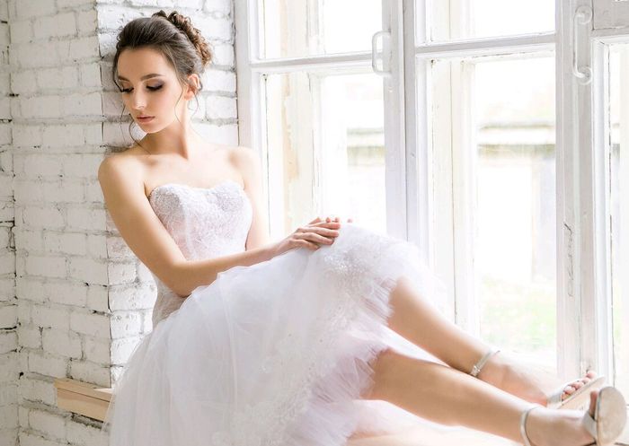 Короткие белые платья на свадьбу 10