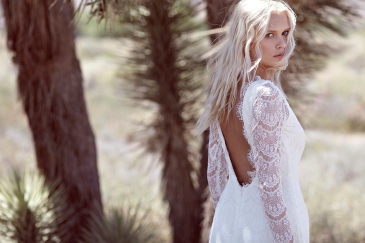 Короткое свадебное платье из кружева - проявление смелости и уверенности