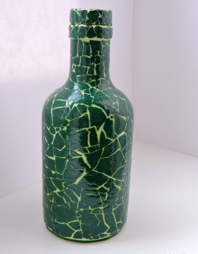 Кракелюрный лак для декупажа помогает создавать эффект старой вещи