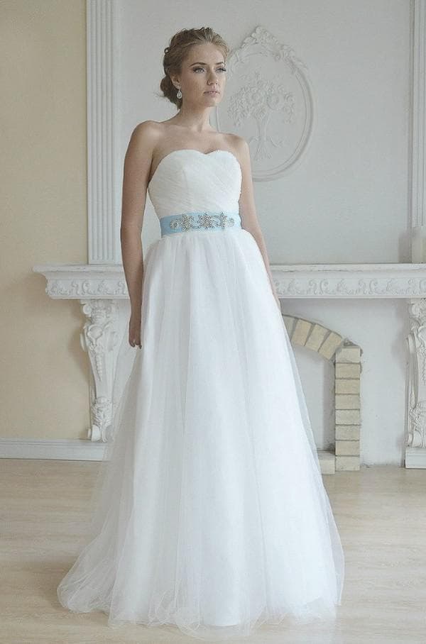 Красивое и недорогое свадебное платье в пол