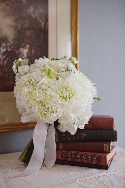 Красивый букетик из хризантем