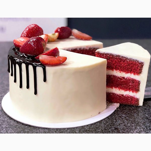 красный внутри торт на свадьбу