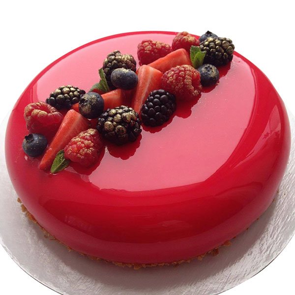 красный зеркальный торт на свадьбу