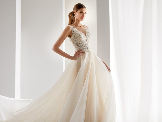 Кремовое свадебное платье