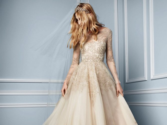 Кремовое свадебное платье