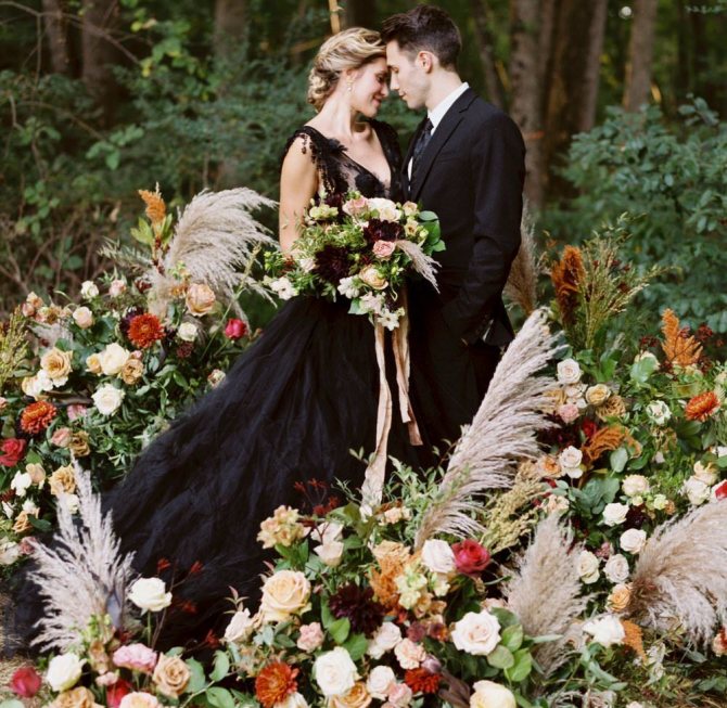 Кто расписывается в черном