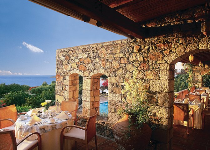 Куда поехать в свадебное путешествие в Греции