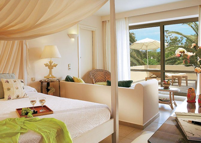 Куда поехать в свадебное путешествие в Греции