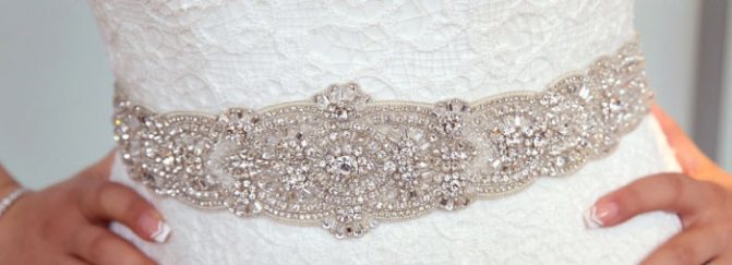 Лаконичный блестящий поясок