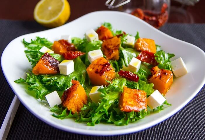 Легкий салат из тыквы