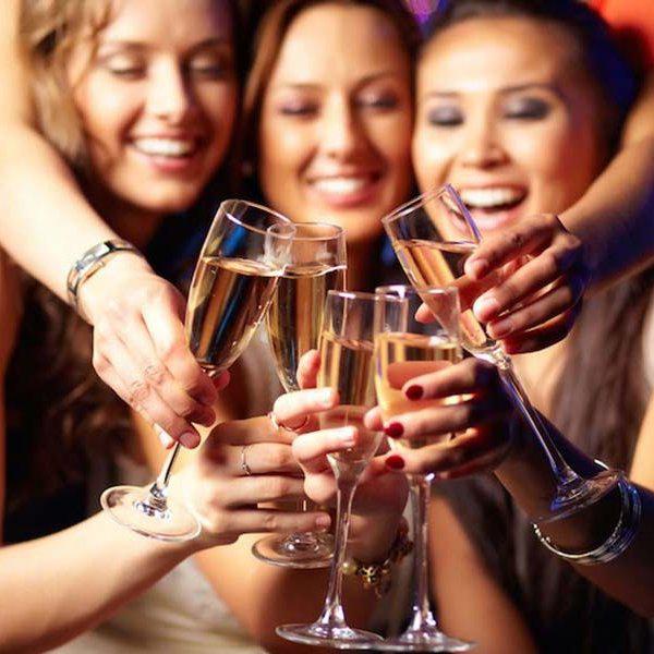 левушки отдыхают на девичнике