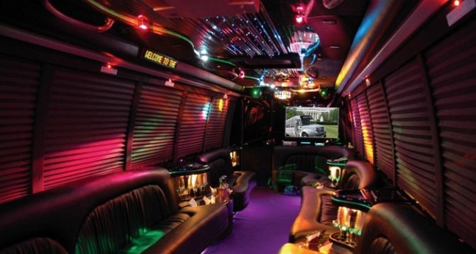 Лимо: клубный автобус внутри