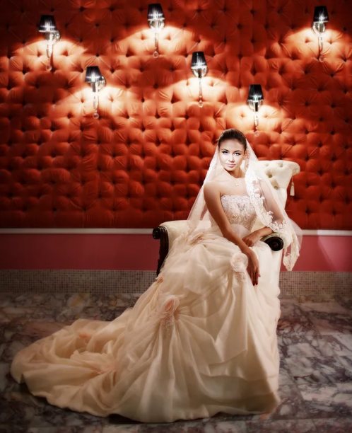 Ляйсан Утяшева в свадебном платье