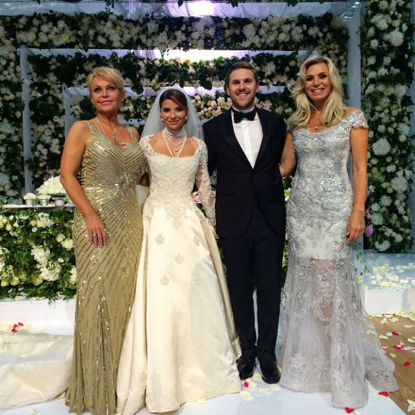 мамы молодоженов в платьях