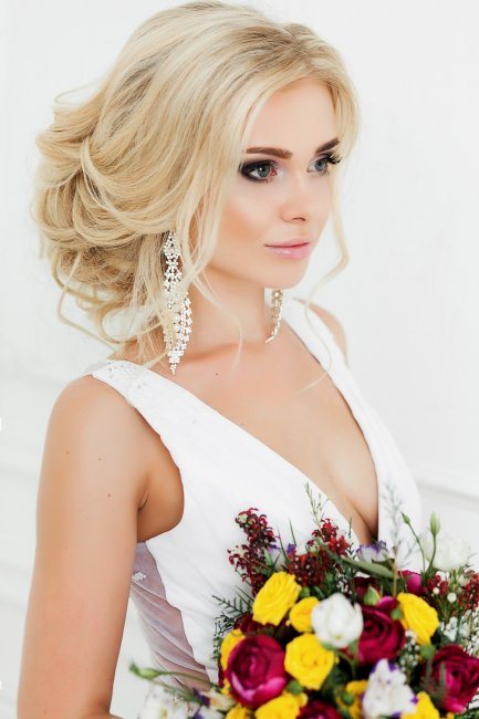 Мейк для невесты с серыми глазами