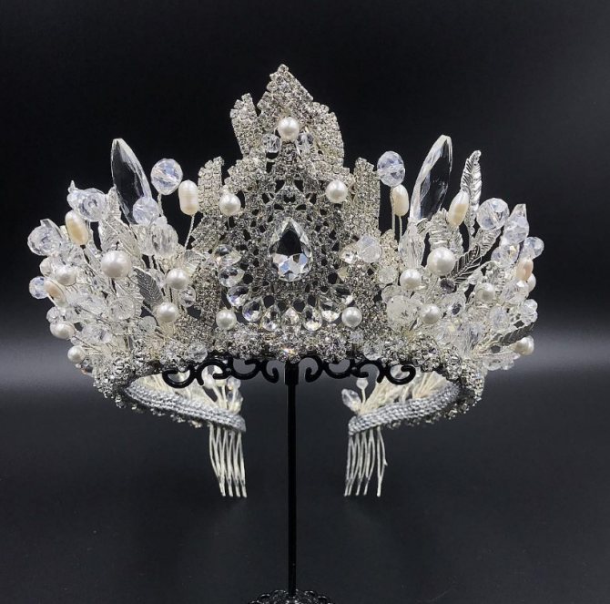 Модные свадебные диадемы 2022 фото роскошных вариантов
