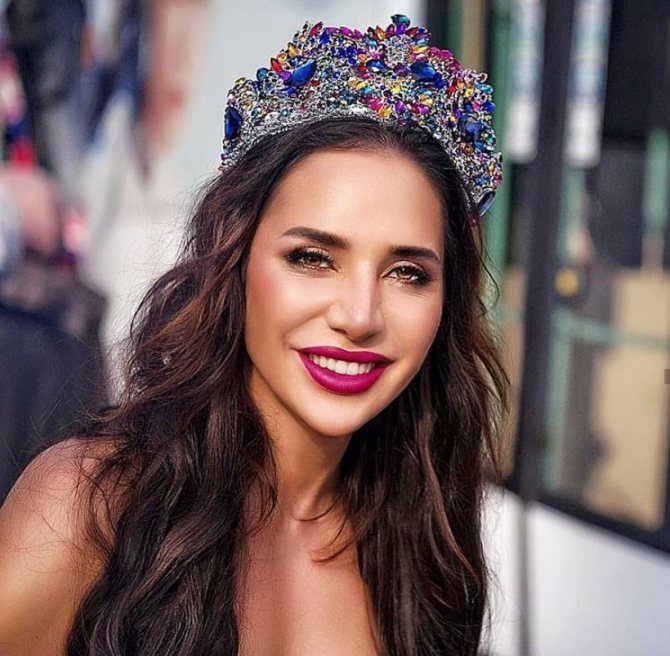 Модные свадебные диадемы 2022 фото роскошных вариантов