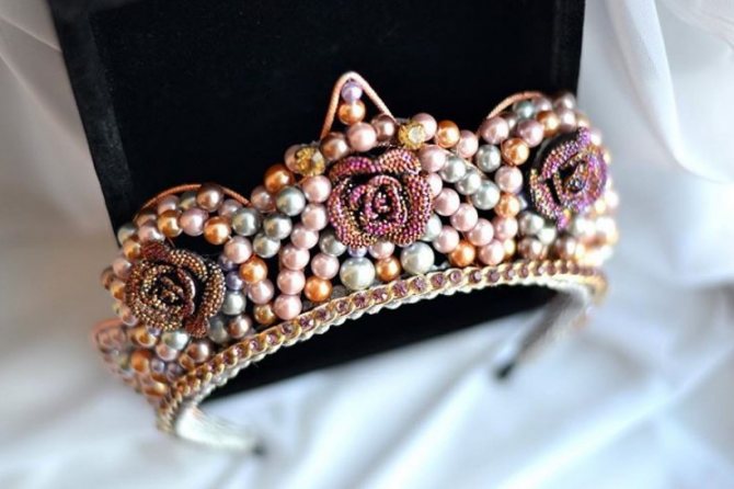 Модные свадебные диадемы 2022 фото роскошных вариантов