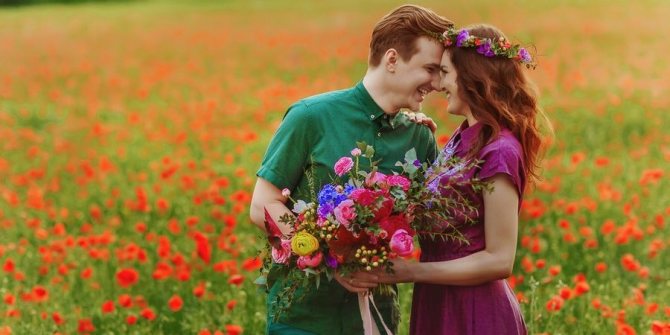 муж с женой должны поздравлять друг друга на годовщину брака