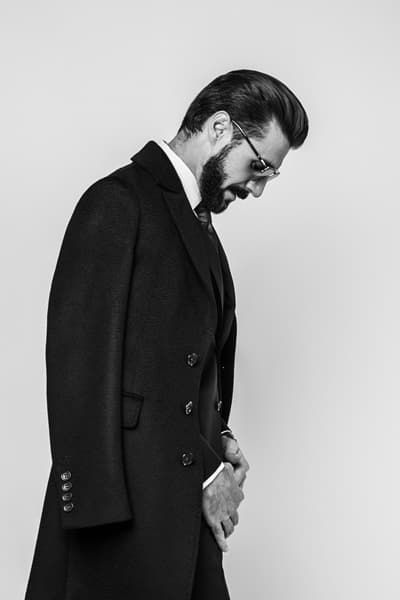 Мужские костюмы модные цвета