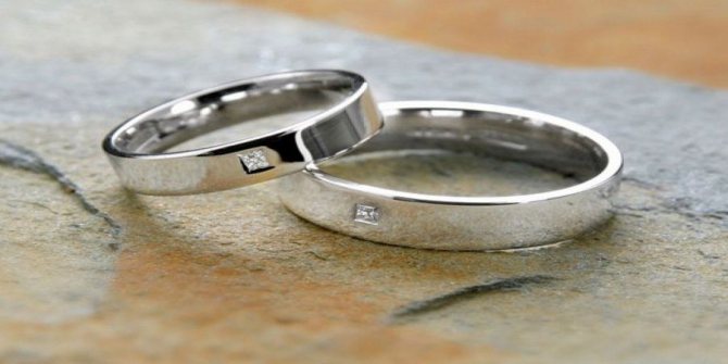 На десятилетие юбиляры обменивались кольцами из олова