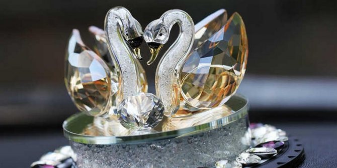 На такую годовщину брака принято дарить вещи из стекла или хрусталя