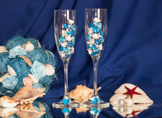 Набор на топазовую свадьбу. Фото с сайта svadba.io