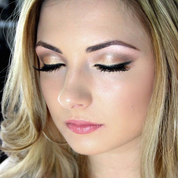 накрашенная гостья на свадьбе