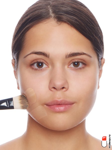 нанесение тонального крема