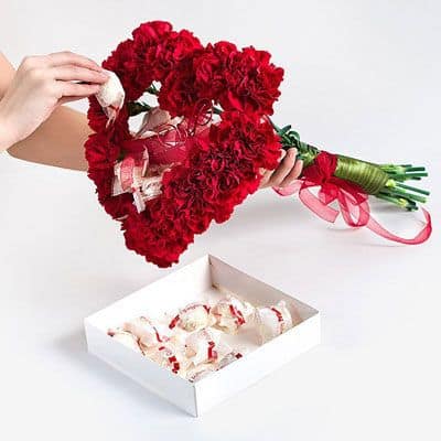 наполнения букета из гвоздик конфетами