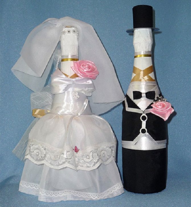 Наряд жениха и невесты для свадебного шампанского