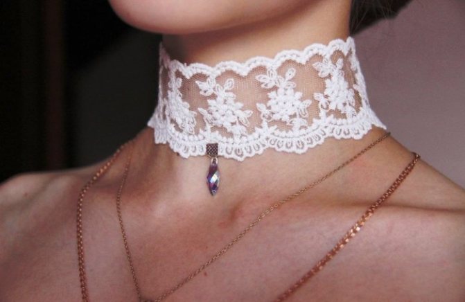 Необычные украшения на шею