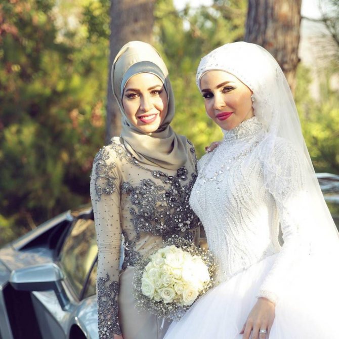 невеста с подругой