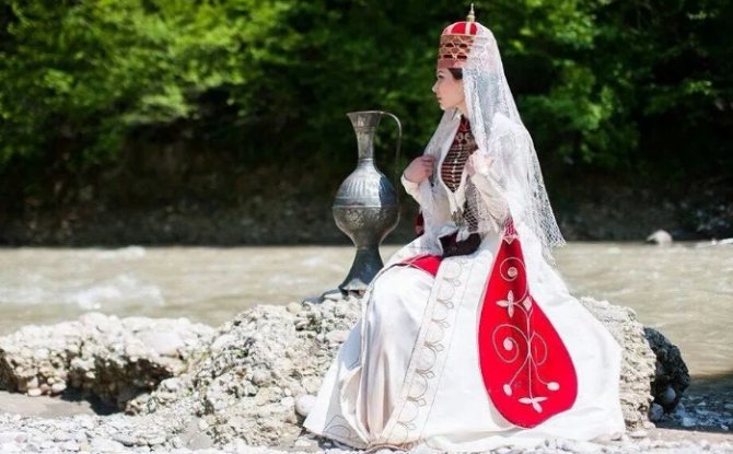 невеста у родника