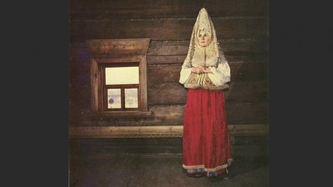 Невеста в цветном платье