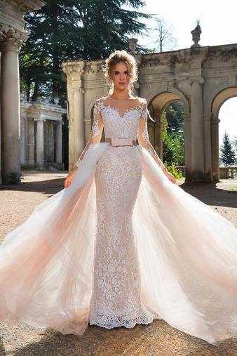 Невеста в платье трансформер