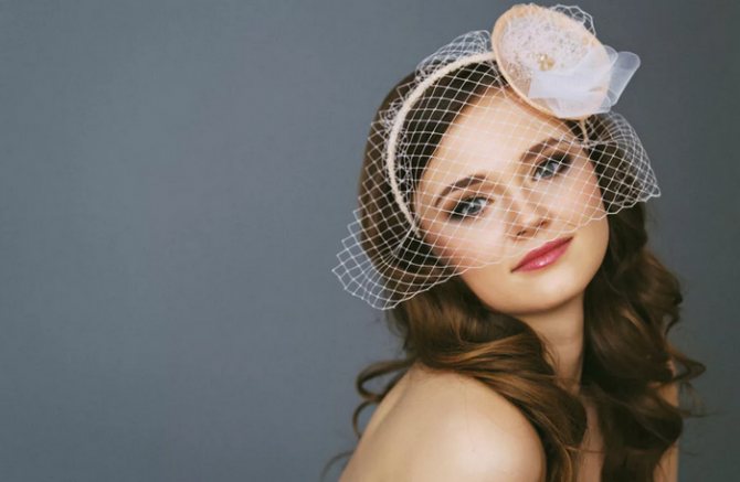 ободок с вуалеткой