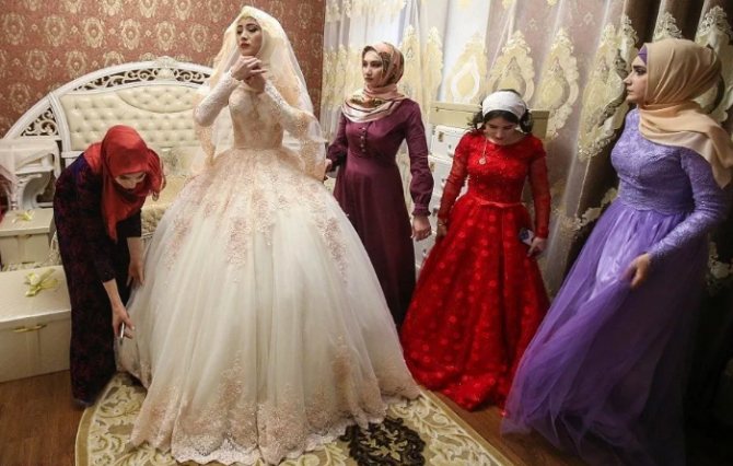 одевание невесты
