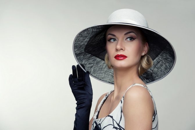 Одежда шик - шляпа и перчатки