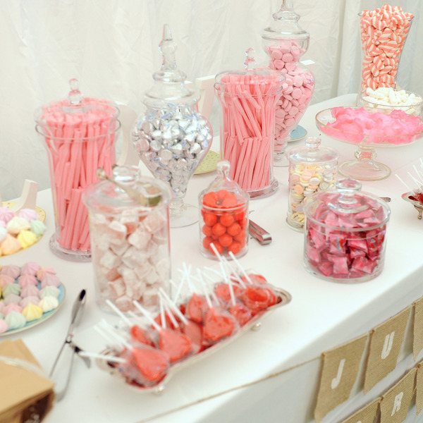 оформление свадебного кэнди-бара