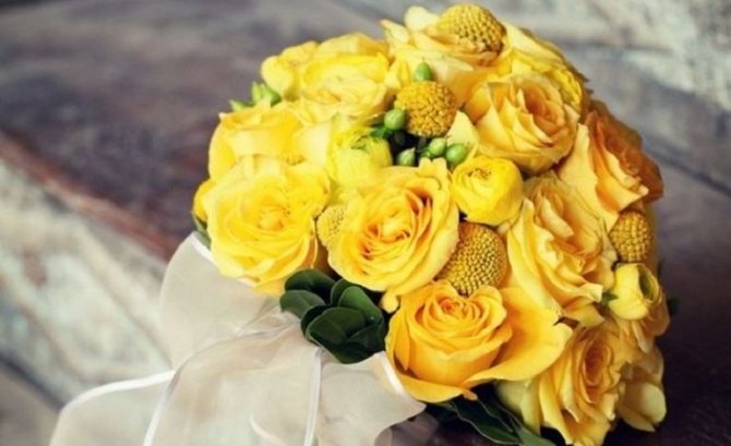 Оттенки золота в букете невесты