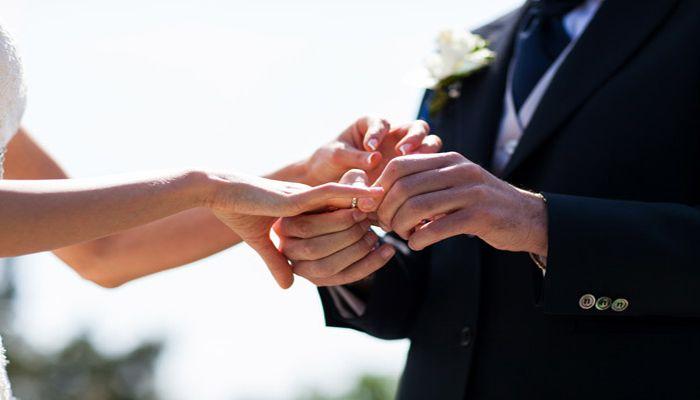 Перед бракосочетанием снимаются все украшения