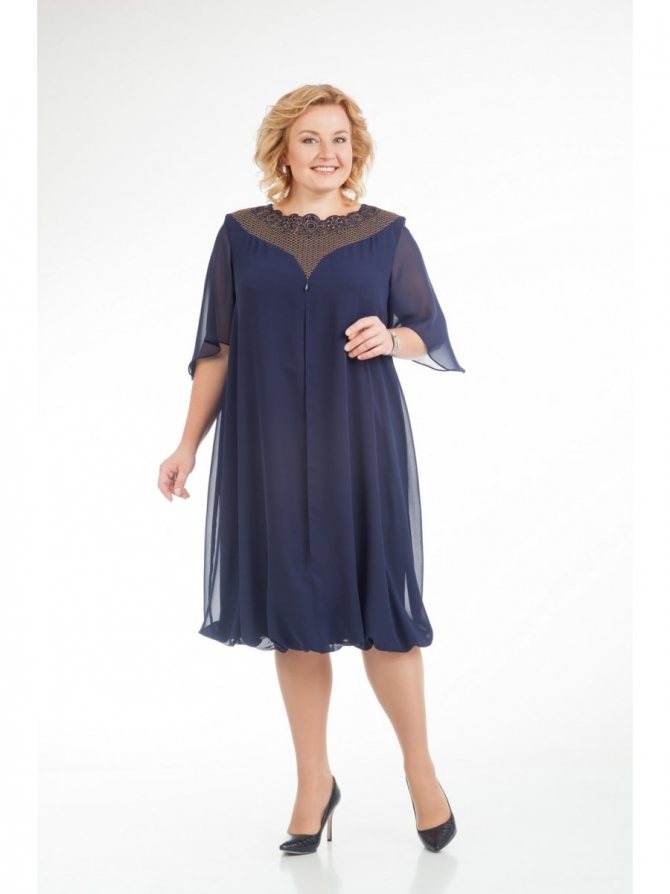 Платье для мамы на свадьбу с фигурой яблоко