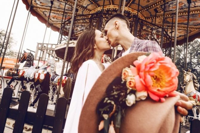 поцелуй на фото