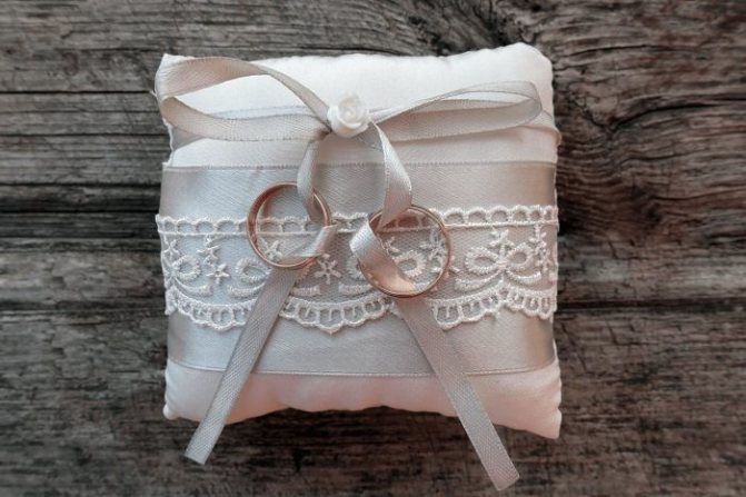 подушечка для колец на свадьбу своими руками 1