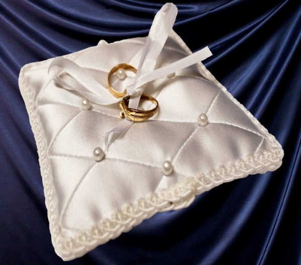 Подушечка для колец на венчание