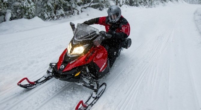 Поездка на снегоходе