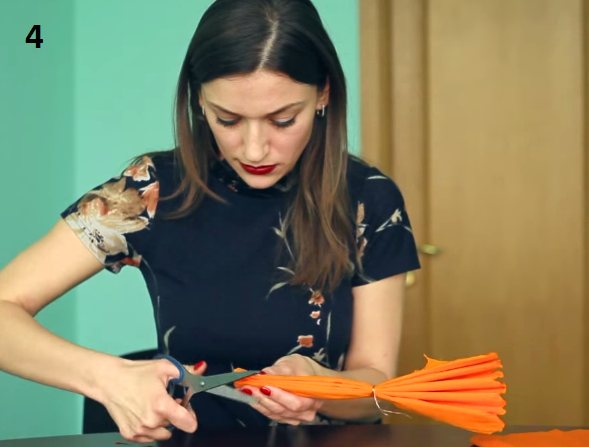 Помпоны из гофрированной бумаги своими руками - 4