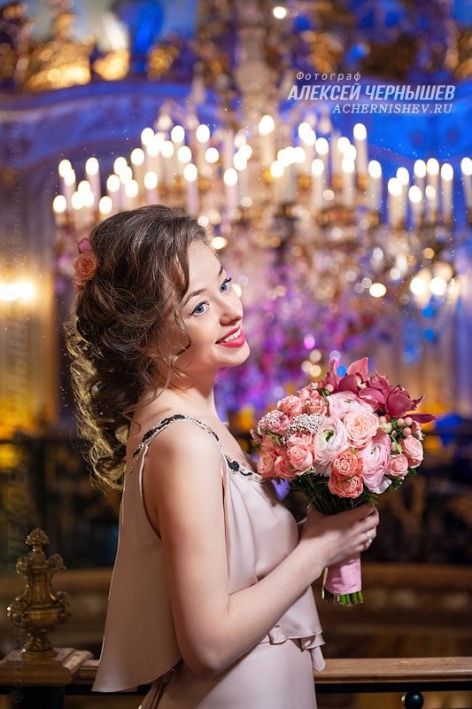 портрет невесты с букетом