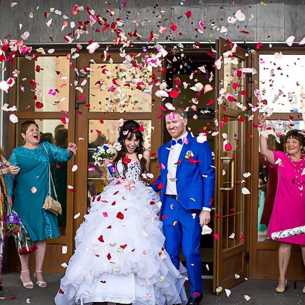 после торжественной церемонии в ЗАГСе